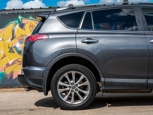 Used 2018 Toyota RAV4 Limited w/ Advanced Technology Package FWD image 18