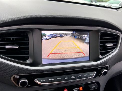 Used 2018 Hyundai Ioniq SEL image 26