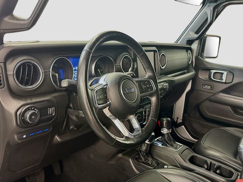 Used 2023 Jeep Wrangler Unlimited Sahara w/ Cold Weather Group AWD/4WD image 18