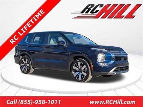 New 2025 Mitsubishi Outlander SE image 1