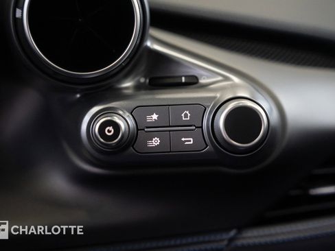 Used 2021 Ferrari F8 Tributo image 28