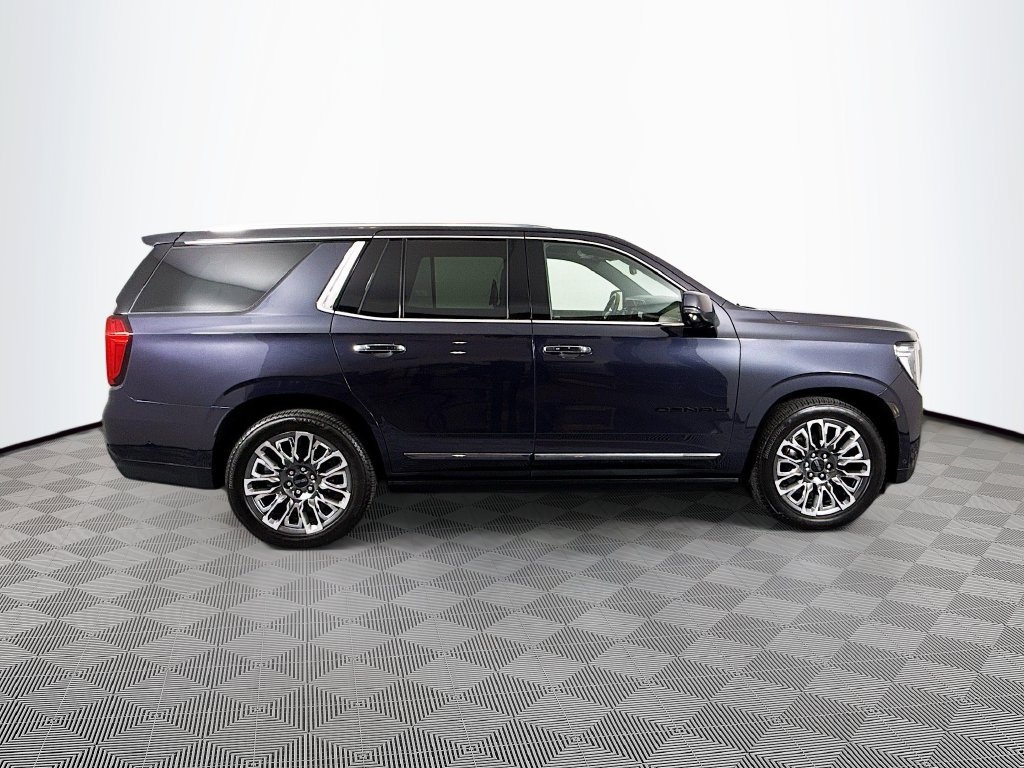 Used 2024 GMC Yukon Denali Ultimate AWD/4WD image 8