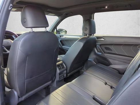 Used 2022 Volkswagen Tiguan SE R-Line image 19