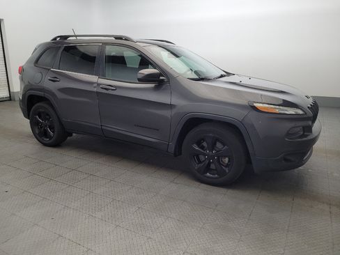Used 2015 Jeep Cherokee Latitude FWD image 11