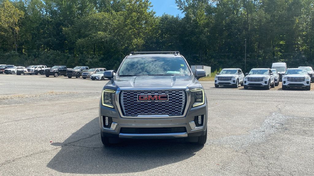 Used 2022 GMC Yukon XL Denali w/ Advanced Technology Package RWD image 2