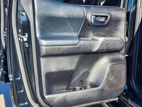 Used 2019 Toyota Tacoma Limited image 23