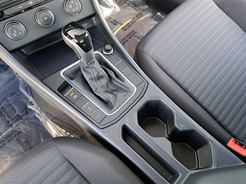 Certified 2024 Volkswagen Jetta S image 24