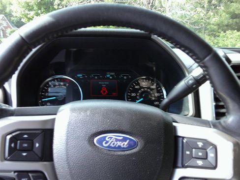 Used 2018 Ford F150 Lariat AWD/4WD image 13