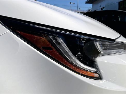 Used 2025 Toyota Corolla LE image 26