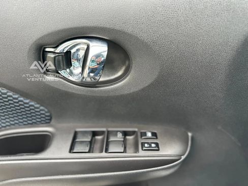 Used 2018 Nissan Versa Note SV image 40