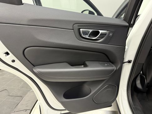 Certified 2025 Volvo XC60 B5 Plus AWD/4WD image 24