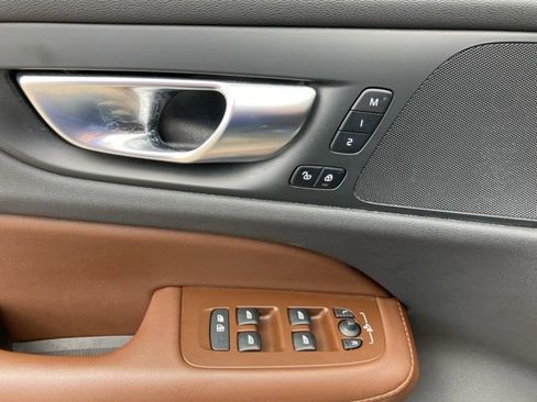 Certified 2025 Volvo V60 B5 Cross Country Plus AWD/4WD image 26
