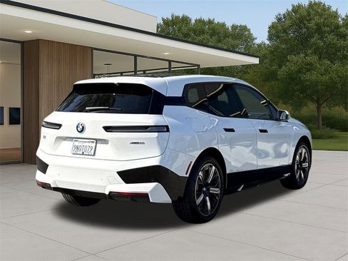 Used 2025 BMW iX xDrive50 image 9