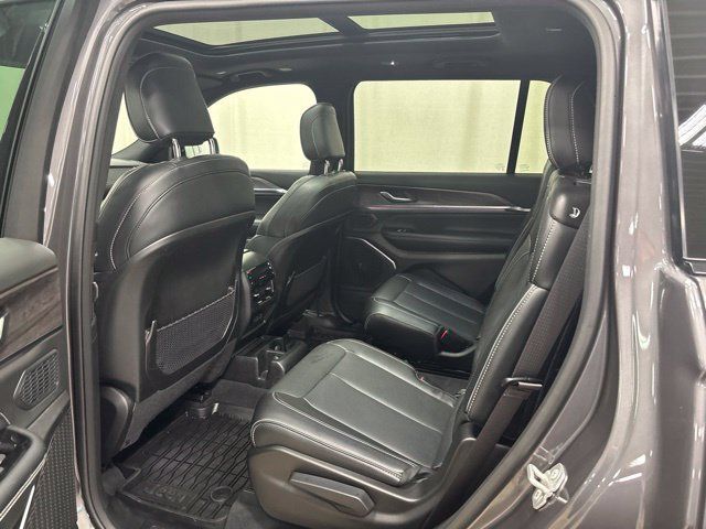 Used 2025 Jeep Grand Cherokee L Overland w/ Trailer Tow Package AWD/4WD image 16