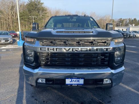 Used 2022 Chevrolet Silverado 2500 LT w/ Convenience Package image 2