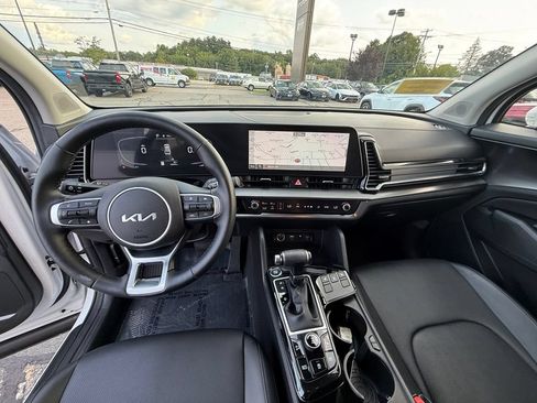 Used 2023 Kia Sportage EX AWD/4WD image 13