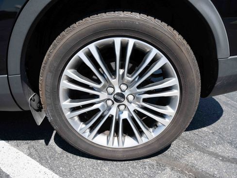 Used 2016 Lincoln MKX Reserve w/ Technology Package AWD/4WD image 30