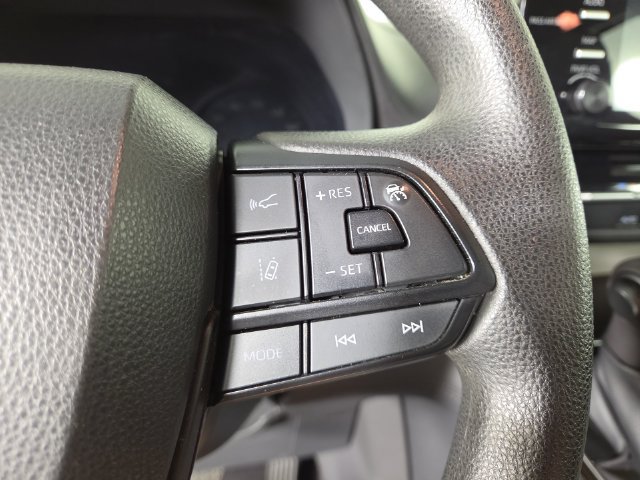 Used 2023 Toyota Sienna LE FWD image 25