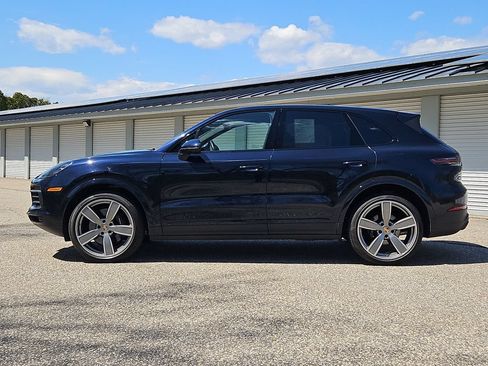 Certified 2023 Porsche Cayenne S Platinum AWD/4WD image 2