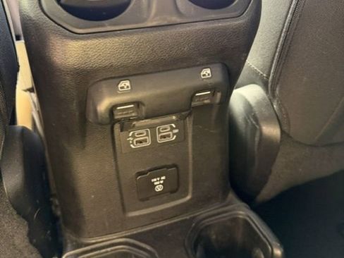 Used 2018 Jeep Wrangler Unlimited Sahara w/ Cold Weather Group image 32