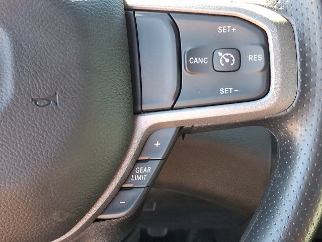 Used 2024 RAM 2500 Tradesman w/ Chrome Appearance Group AWD/4WD image 17
