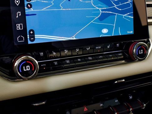 Used 2024 GMC Canyon AT4X image 31