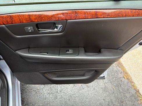 Used 2006 Cadillac DTS image 37