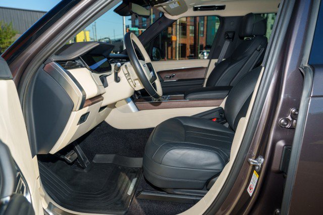 Used 2023 Land Rover Range Rover Long Wheelbase SE AWD/4WD image 9