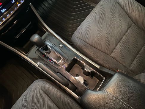 Used 2017 Honda Accord Hybrid Sedan image 13