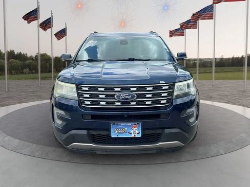 Used 2016 Ford Explorer Limited w/ Equipment Group 301A FWD image 2