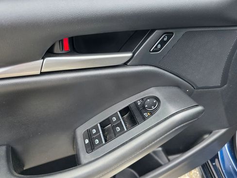 Used 2022 MAZDA MAZDA3 s image 13