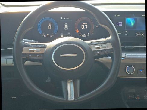 Used 2025 Hyundai Kona SE FWD image 14