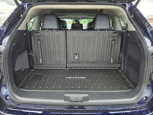 New 2026 Toyota Highlander XLE AWD/4WD image 13