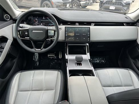 Used 2024 Land Rover Range Rover Evoque Dynamic SE image 17