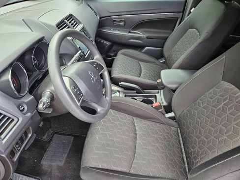 Used 2025 Mitsubishi Outlander Sport ES AWD/4WD image 9