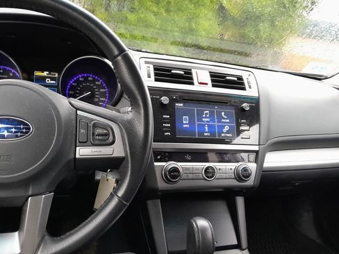 Used 2017 Subaru Outback 2.5i Premium AWD/4WD image 18