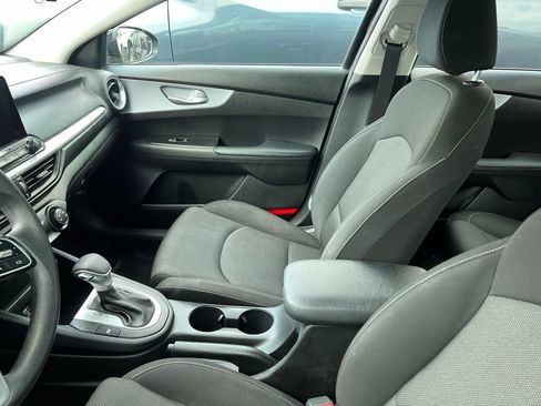 Used 2024 Kia Forte LX FWD image 9
