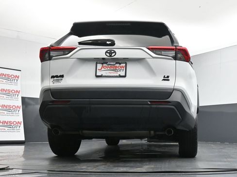 Used 2021 Toyota RAV4 LE image 38
