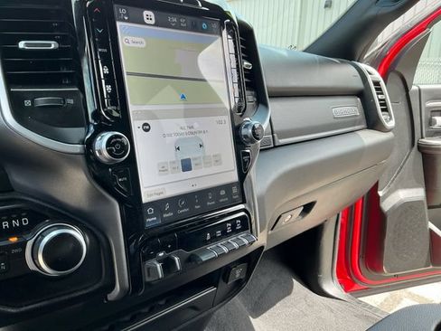 Used 2024 RAM 2500 Big Horn w/ Night Edition AWD/4WD image 32