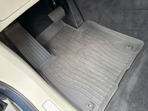 Certified 2023 Volvo XC90 B5 Plus w/ Protection Package Premier image 17