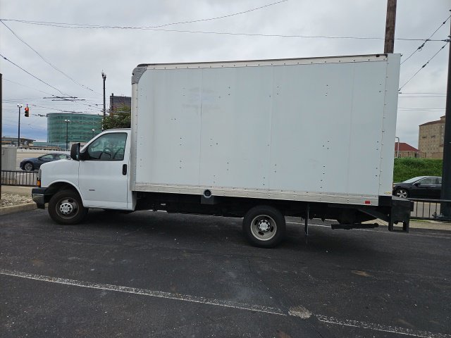 Used 2021 Chevrolet Express 3500 w/ Driver Convenience Package RWD image 6