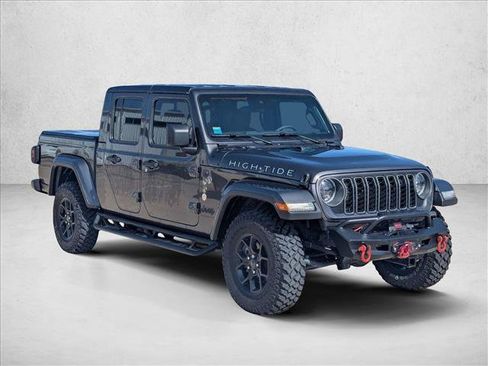 Used 2025 Jeep Gladiator Sport AWD/4WD image 3