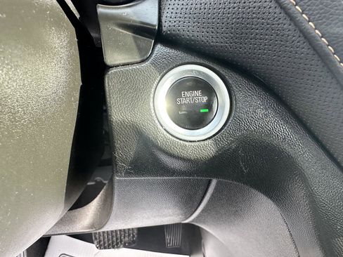 Used 2021 Chevrolet Equinox Premier image 36