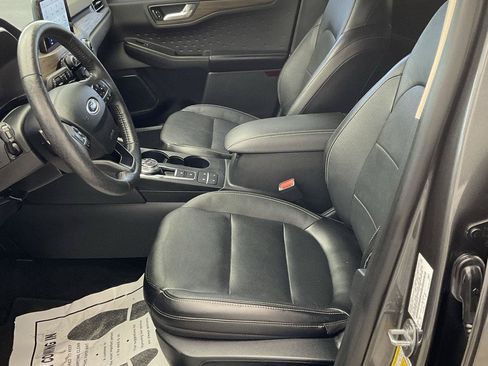 Used 2020 Ford Escape Titanium w/ Titanium Premium Package 2.0 AWD/4WD image 8