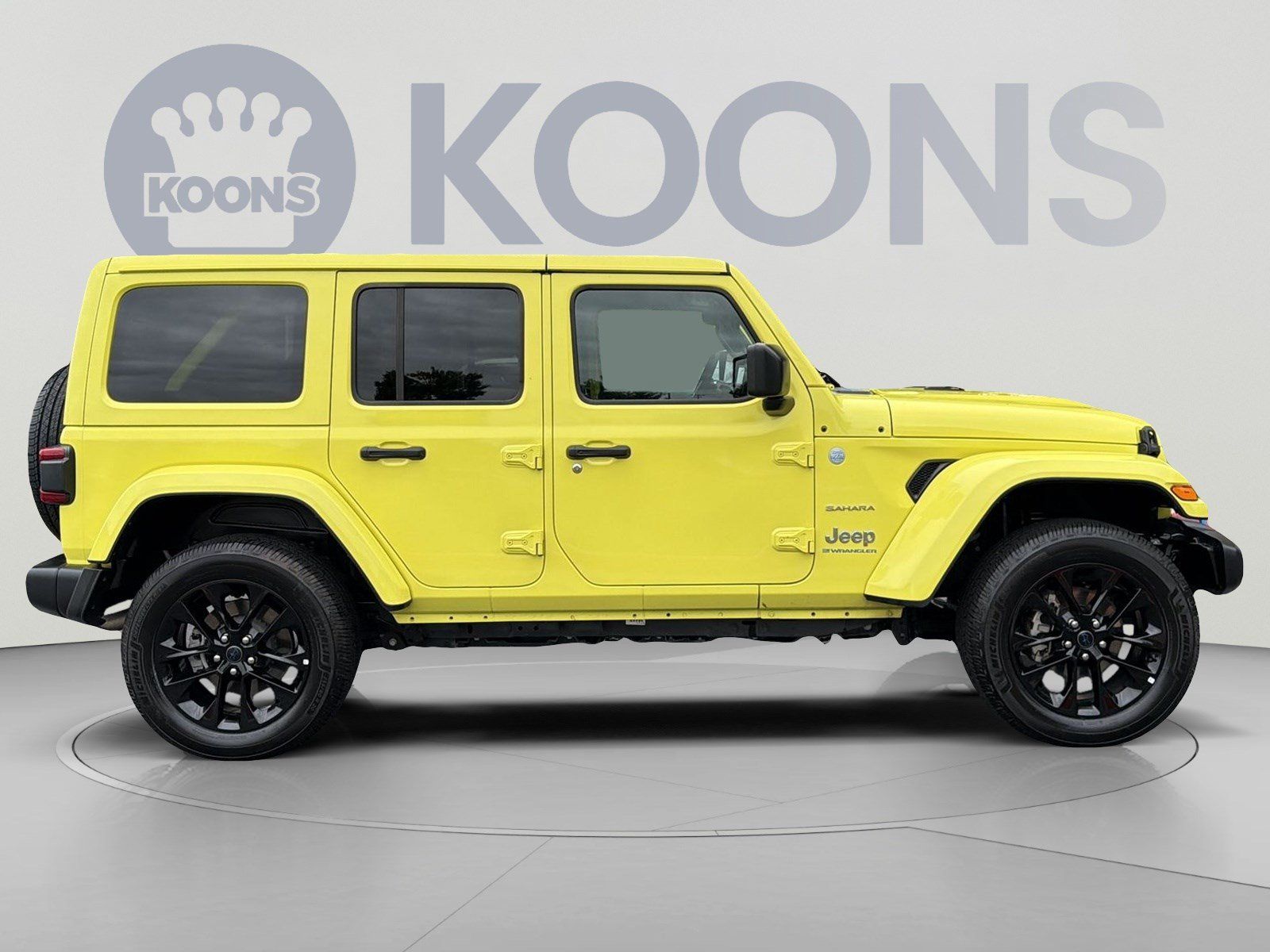 Used 2024 Jeep Wrangler Unlimited Sahara AWD/4WD image 8