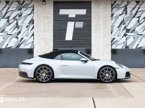 Used 2025 Porsche 911 Carrera image 18