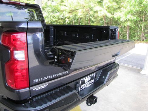 Used 2024 Chevrolet Silverado 2500 Custom w/ Custom Value Package image 32