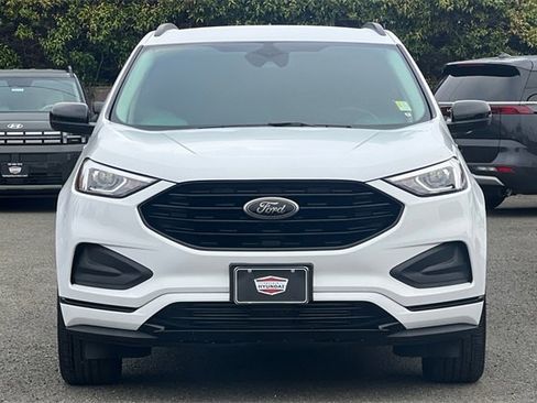 Used 2024 Ford Edge SE w/ Black Appearance Package image 12
