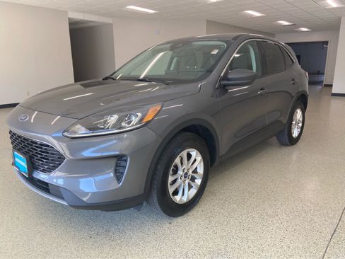 Used 2022 Ford Escape SE image 9