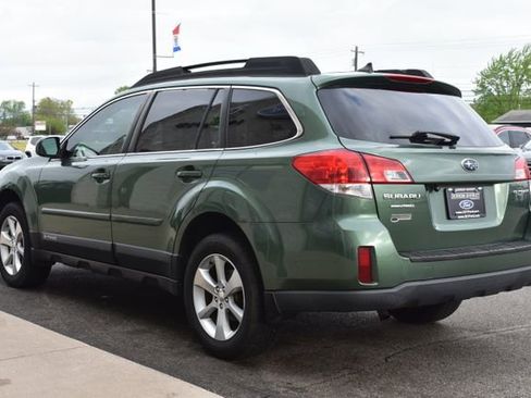 Used 2013 Subaru Outback 2.5i Limited w/ Moonroof Pkg AWD/4WD image 14